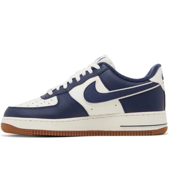 Air Force 1 '07 LV8 'College Pack - Midnight Navy' - Picture 1 of 2